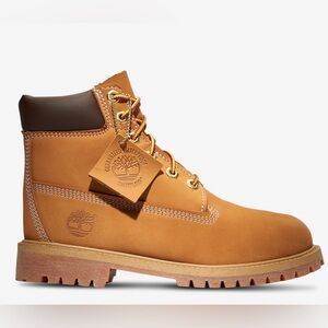 Never worn! NWOT! Timberland Wheat/Nut Brown Boys Classic 6-Inch Boots 6.5